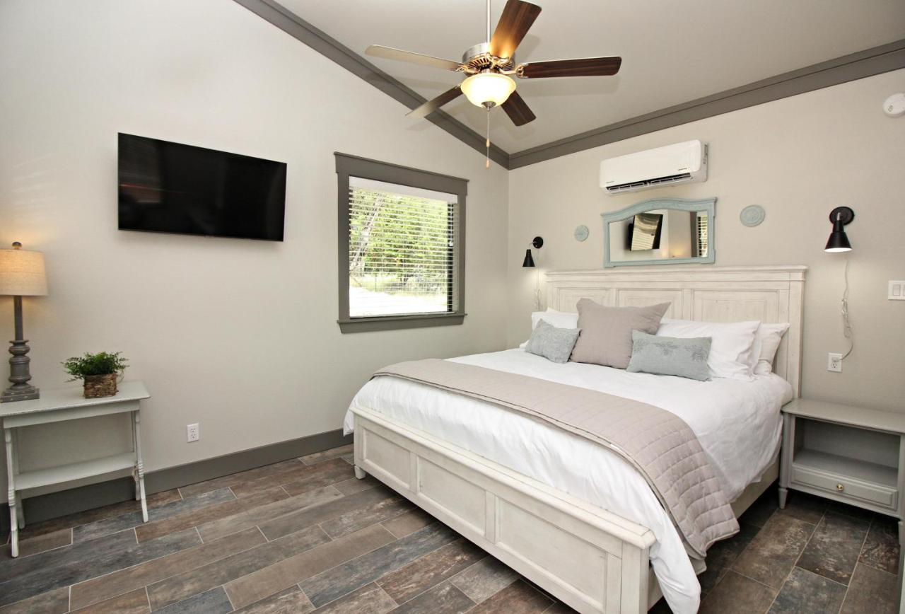 Green Acres Cottages - Fredericksburg Suite วิมเบอร์ลีย์ ภายนอก รูปภาพ