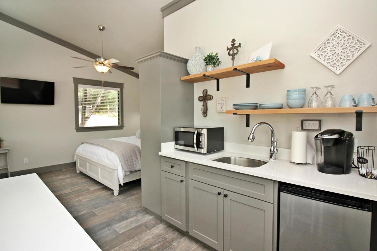 Green Acres Cottages - Fredericksburg Suite วิมเบอร์ลีย์ ภายนอก รูปภาพ
