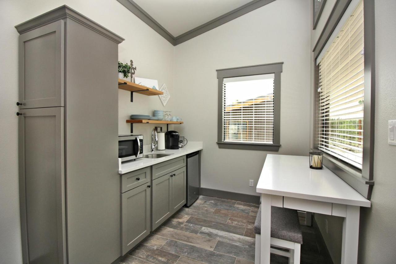 Green Acres Cottages - Fredericksburg Suite วิมเบอร์ลีย์ ภายนอก รูปภาพ